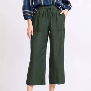 Forest Green Cropped Pants